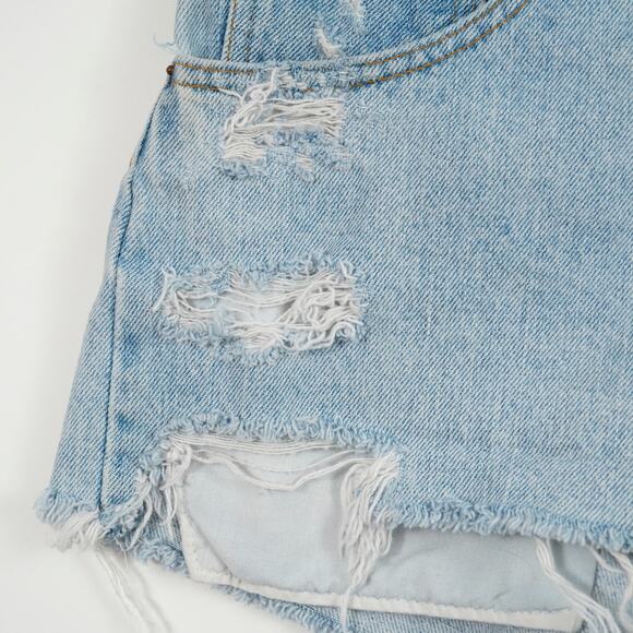 Vintage Levi’s 560 Cut-Off Denim Shorts Light Wash Made in USA 30” by Petros - Picture 9 of 12